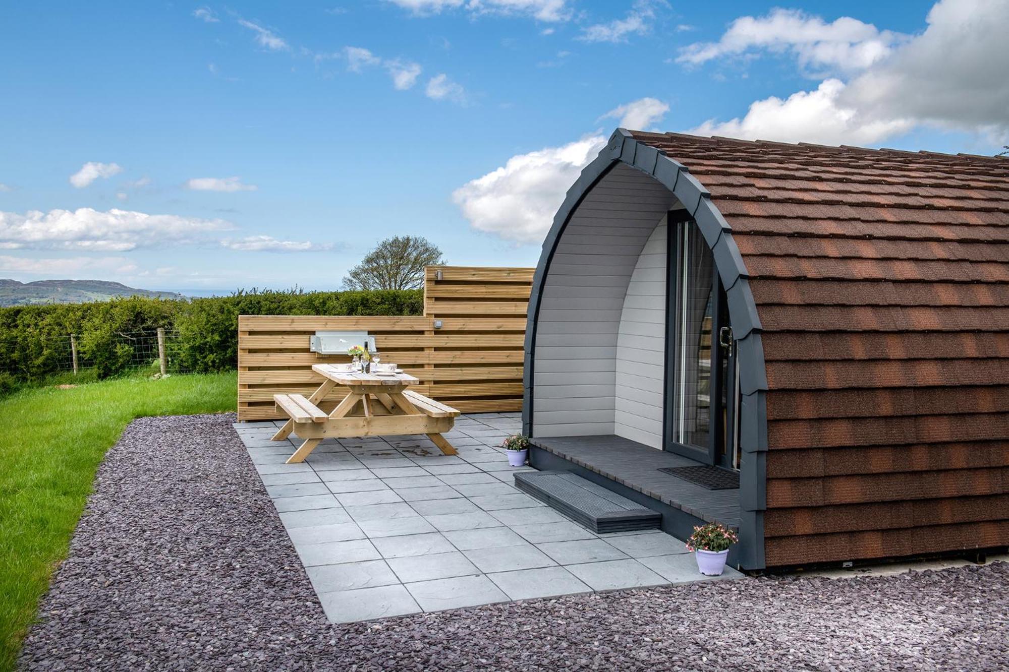 Waenfechan Glamping With Hot Tubs Колуин Бей Екстериор снимка